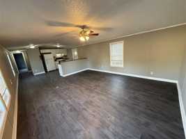featured image of 1421 Vince Cir #NA