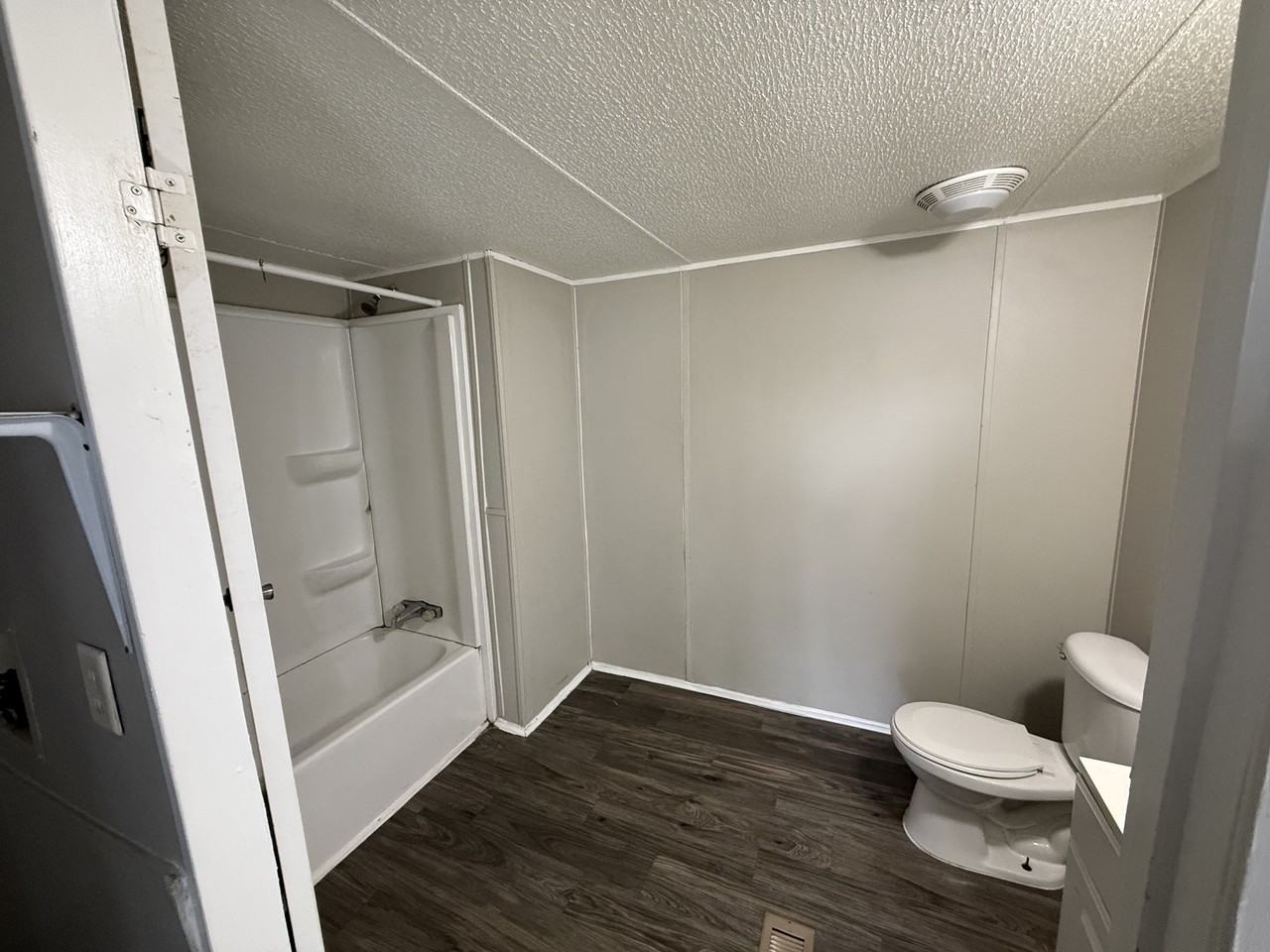 1406 Bartley Ct #NA - Photo 4 of 11