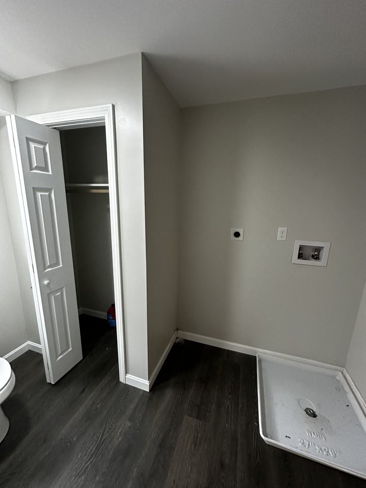 243 N Main St #2ndFL - Photo 4 of 10