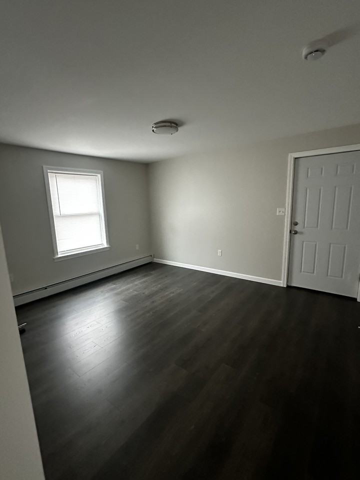 243 N Main St #2ndFL - Photo 5 of 10