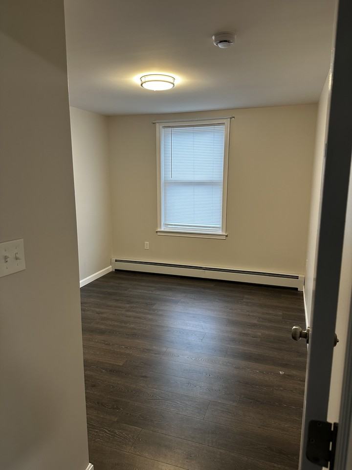 243 N Main St #2ndFL - Photo 7 of 10