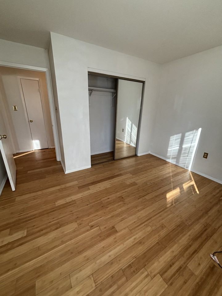 179 Amberly Dr #D - Photo 3 of 6