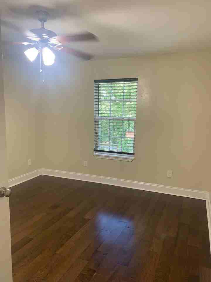 1715 Pauline St #1715 - Photo 5 of 9