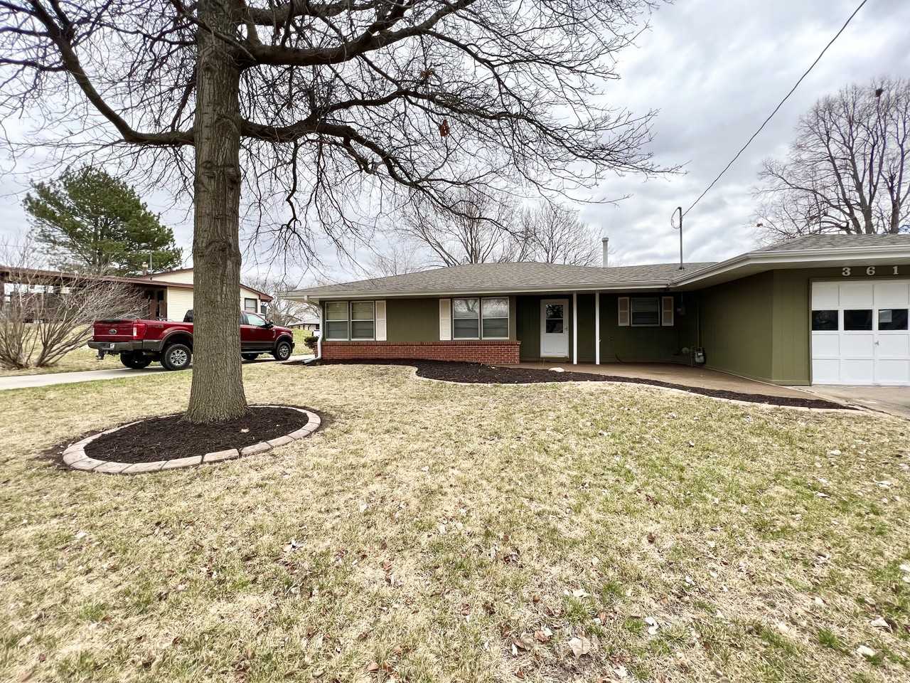 3610 Nw Michael St #NA - Photo 3 of 34