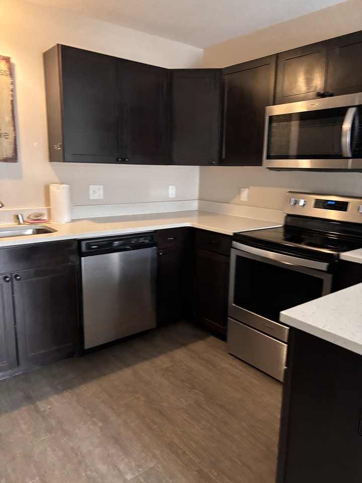 84 Curtice St E #2 - Photo 3 of 14