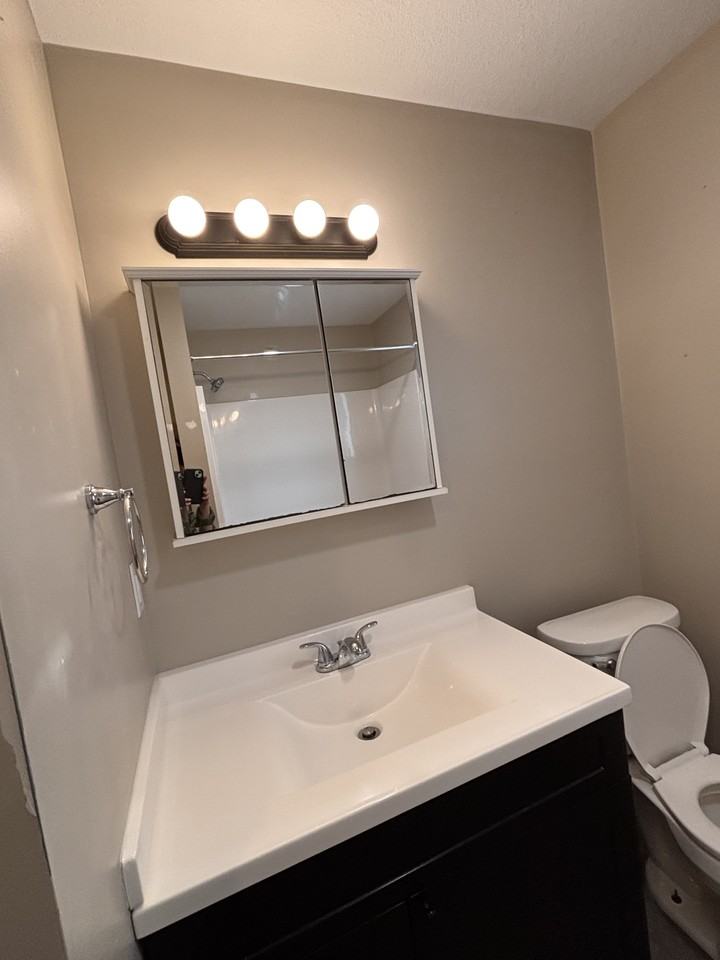 84 Curtice St E #2 - Photo 5 of 14