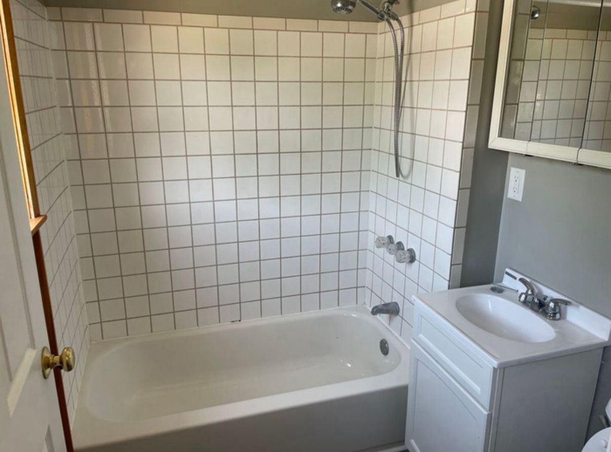 1328 Evelyn St #2 - Photo 4 of 6