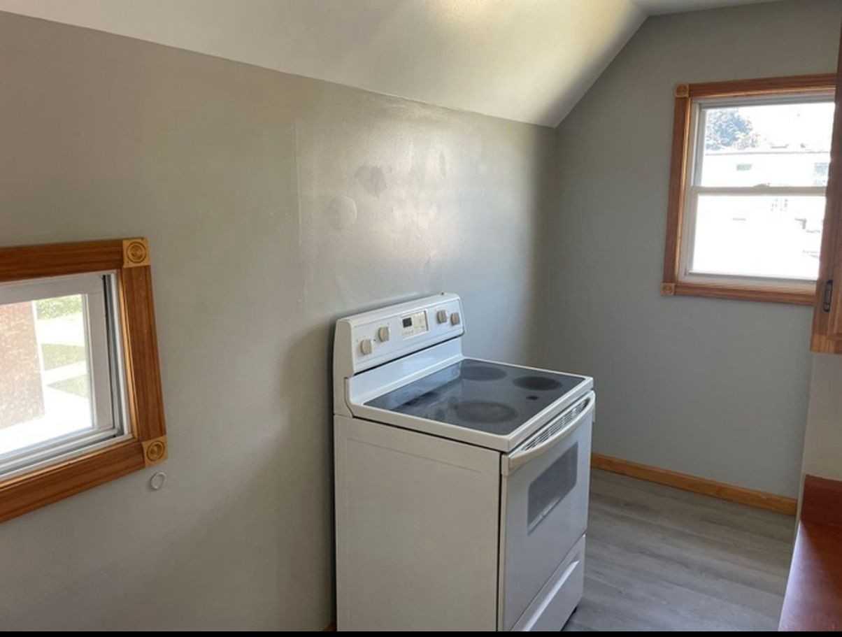 1328 Evelyn St #2 - Photo 5 of 6