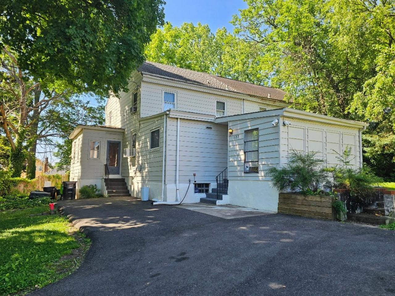 127 Hazelhurst Ave #NA - Photo 2 of 21