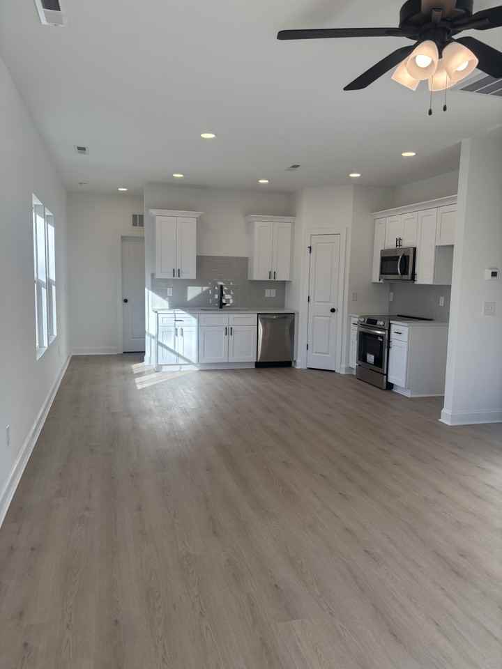 1077 Gibson St #NA - Photo 2 of 13