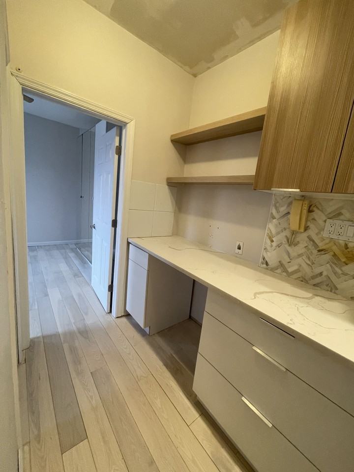 3805 65th St #4G - Photo 4 of 14