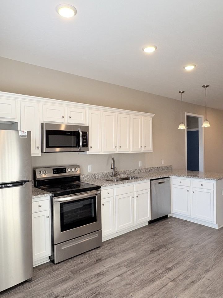 258 Spring Creek Ave #B - Photo 5 of 19