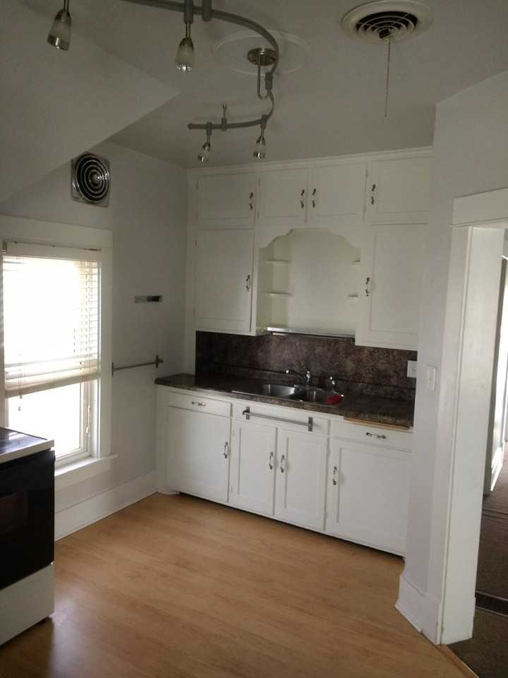 320/320 1/2 Platt Street - 320.5 #320-5 - Photo 4 of 10