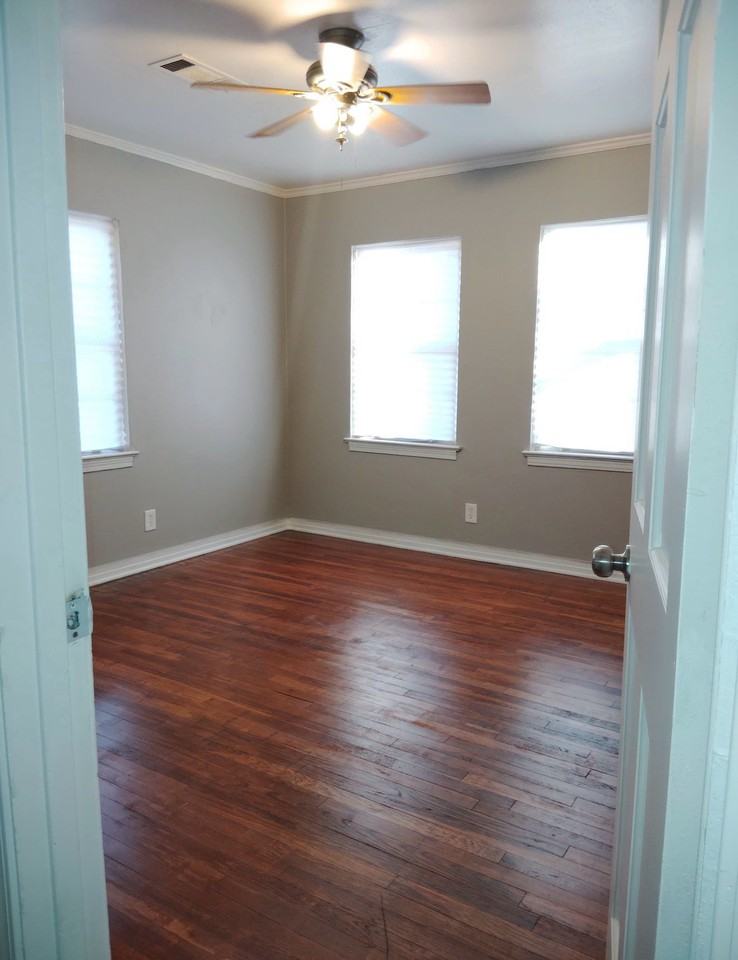 3106 Sw 10th Ave #1 - Photo 3 of 7