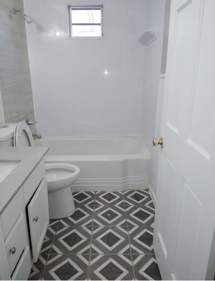 3106 Sw 10th Ave #1 - Photo 4 of 7