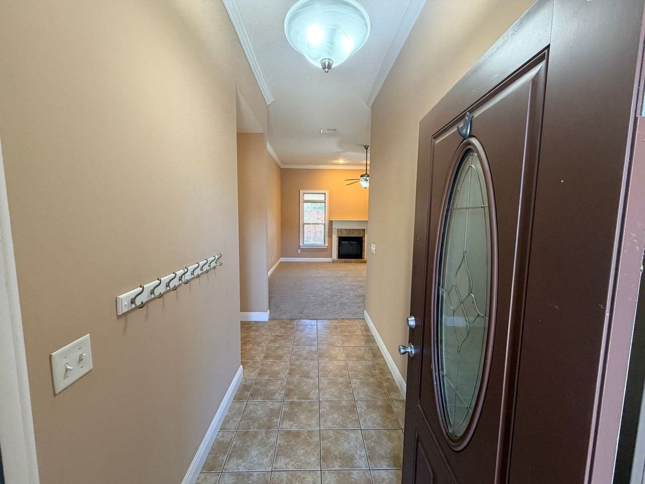 215 Thrasher Way - Photo 3 of 37