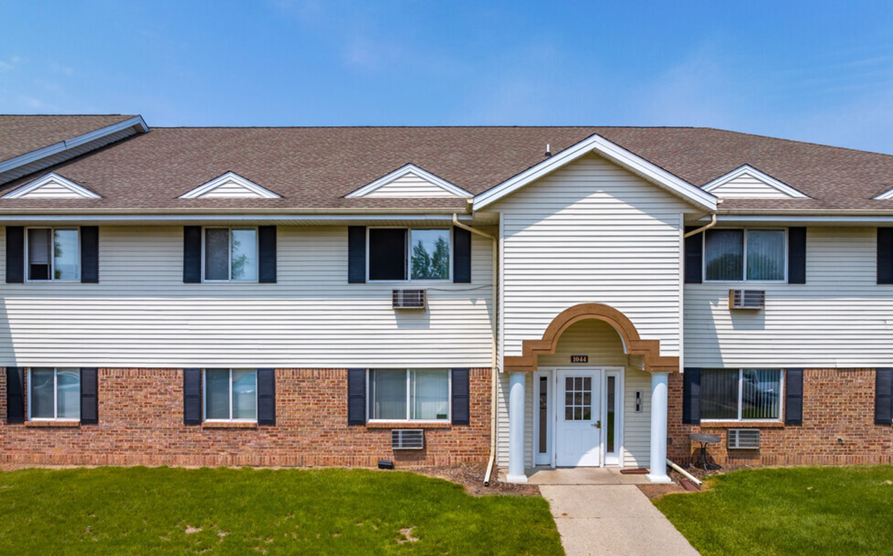 Harbor Ridge Apartments - Photo 4 of 28