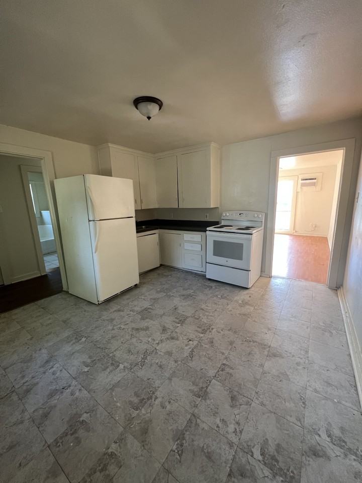 210 N Ross Ave #210 - Photo 4 of 14