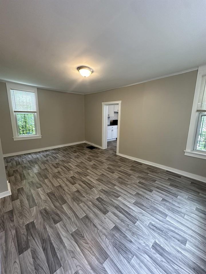 3828 E 11th St #1 - Photo 5 of 15