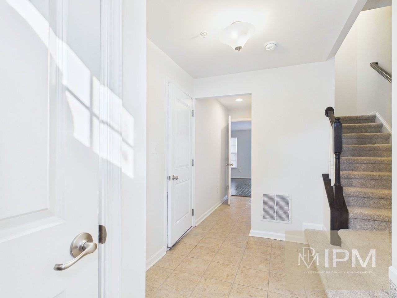 947 Brechin Ln - Photo 2 of 30