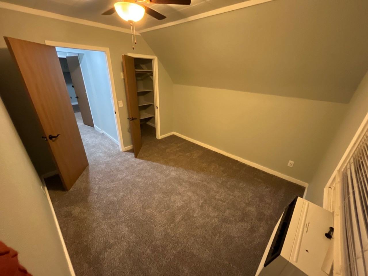 101 E High St - Photo 2 of 9