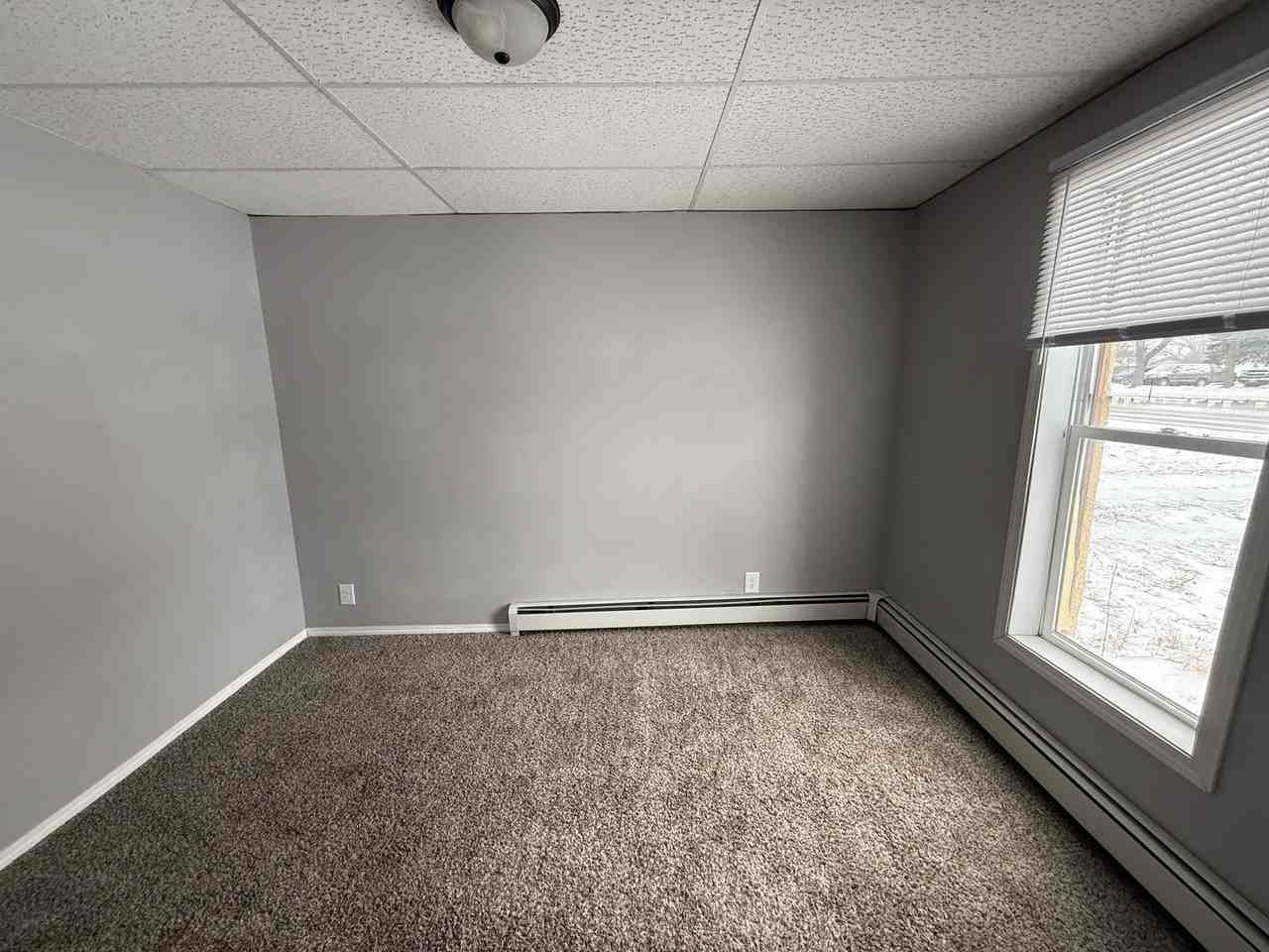 413 4th St Ne - Photo 5 of 18