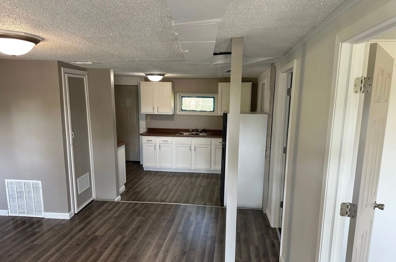 707 S Luick Ave - Photo 4 of 7