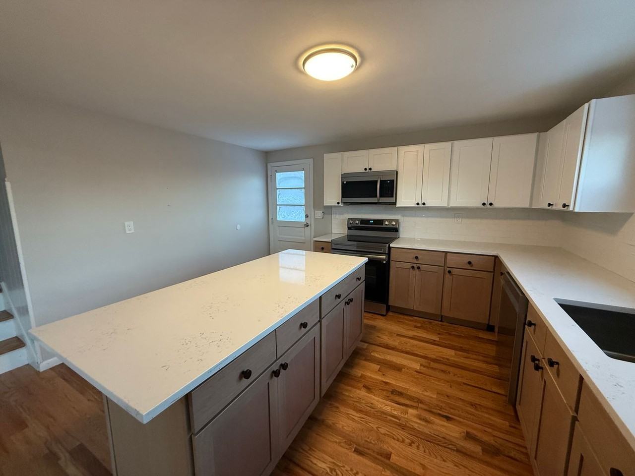 132 Hillside Ave - Photo 5 of 11