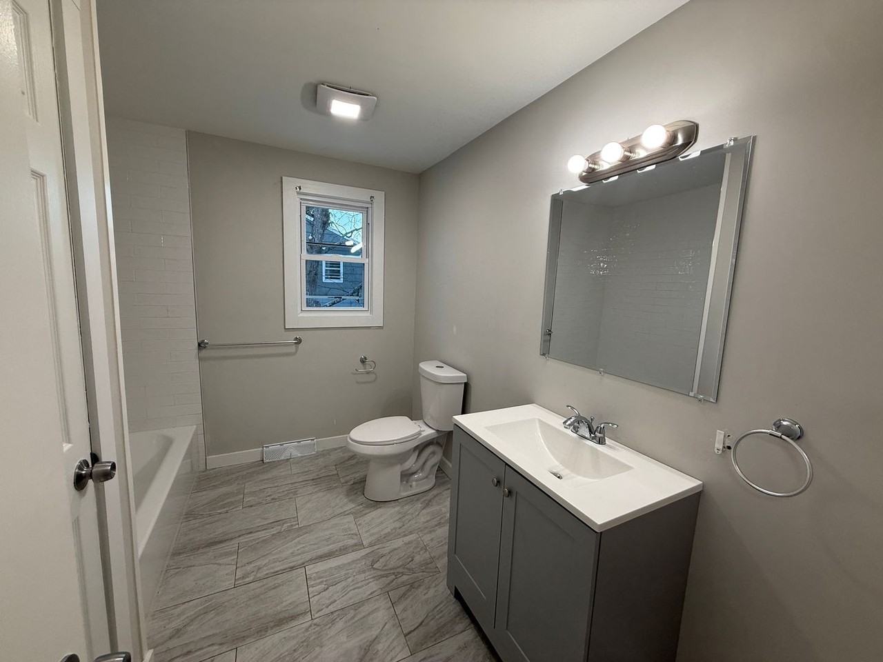 132 Hillside Ave - Photo 7 of 11