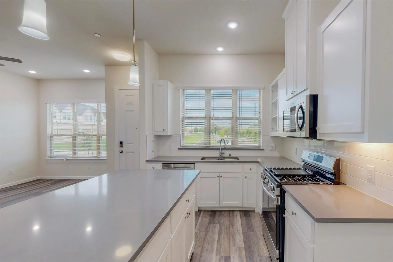 16164 Doe Lake Dr - Photo 5 of 15