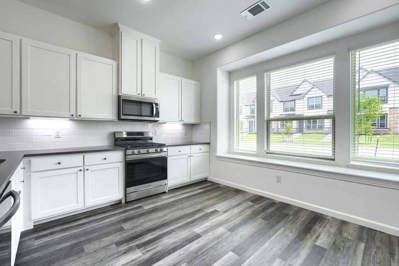 265 Buck Ridge Dr - Photo 2 of 17