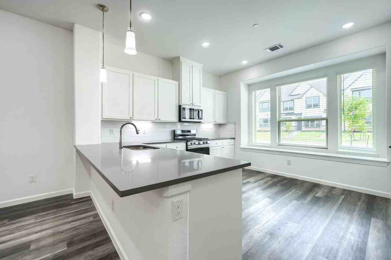 265 Buck Ridge Dr - Photo 3 of 17