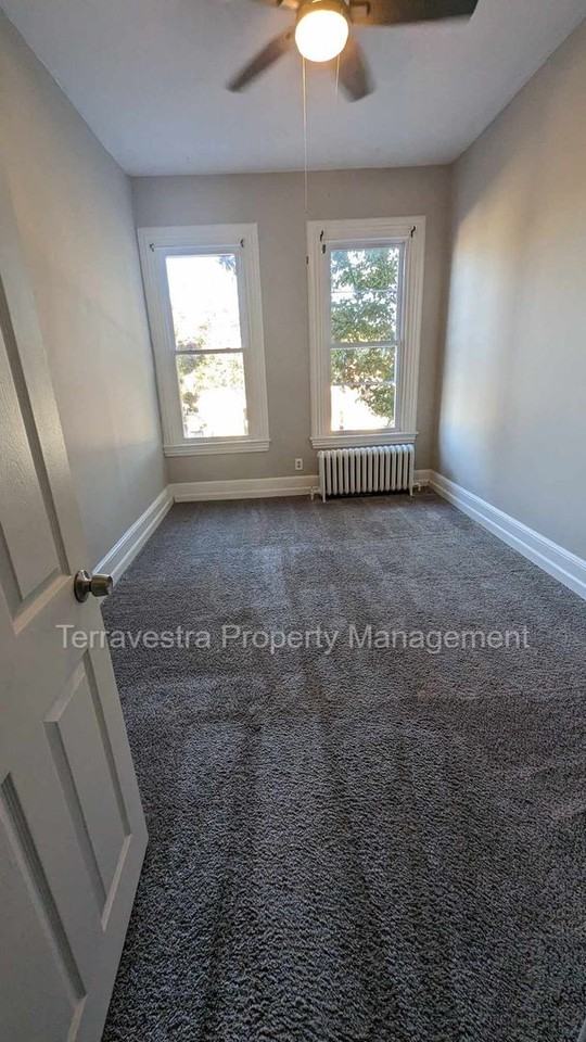 506 High St N - Photo 6 of 12