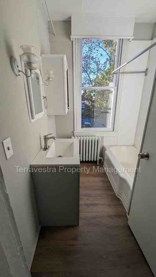 506 High St N - Photo 7 of 12