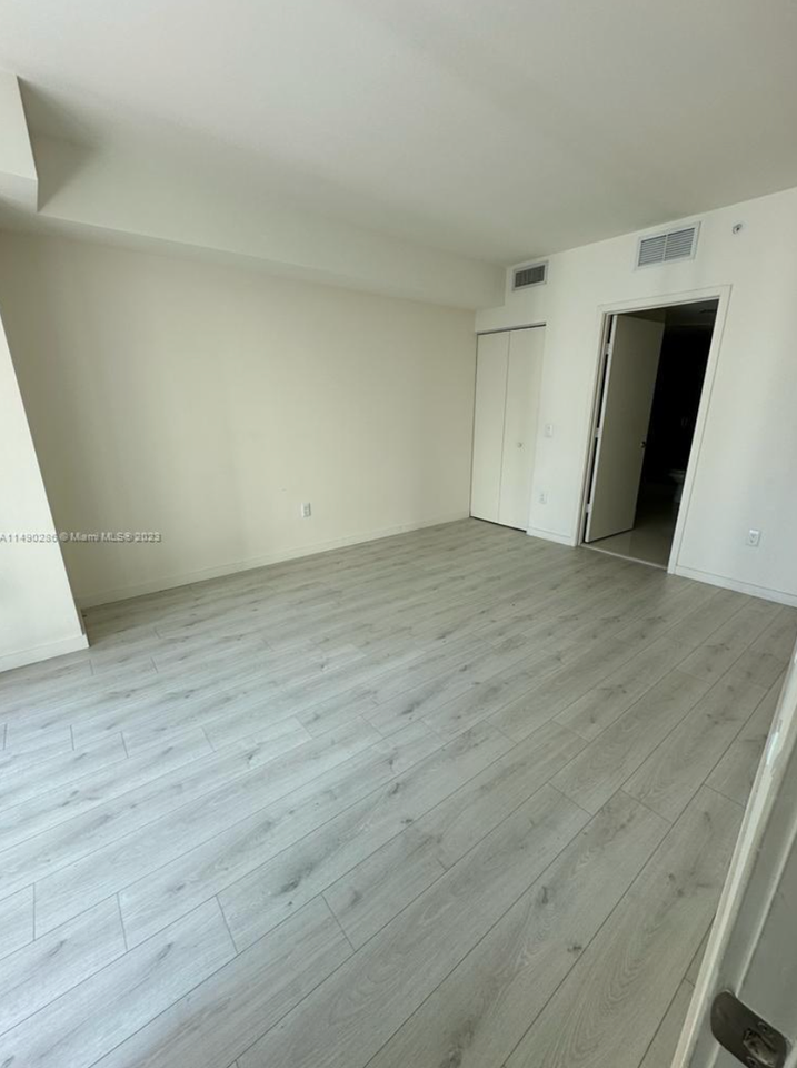 1100 S Miami Ave #3010 - Photo 4 of 6