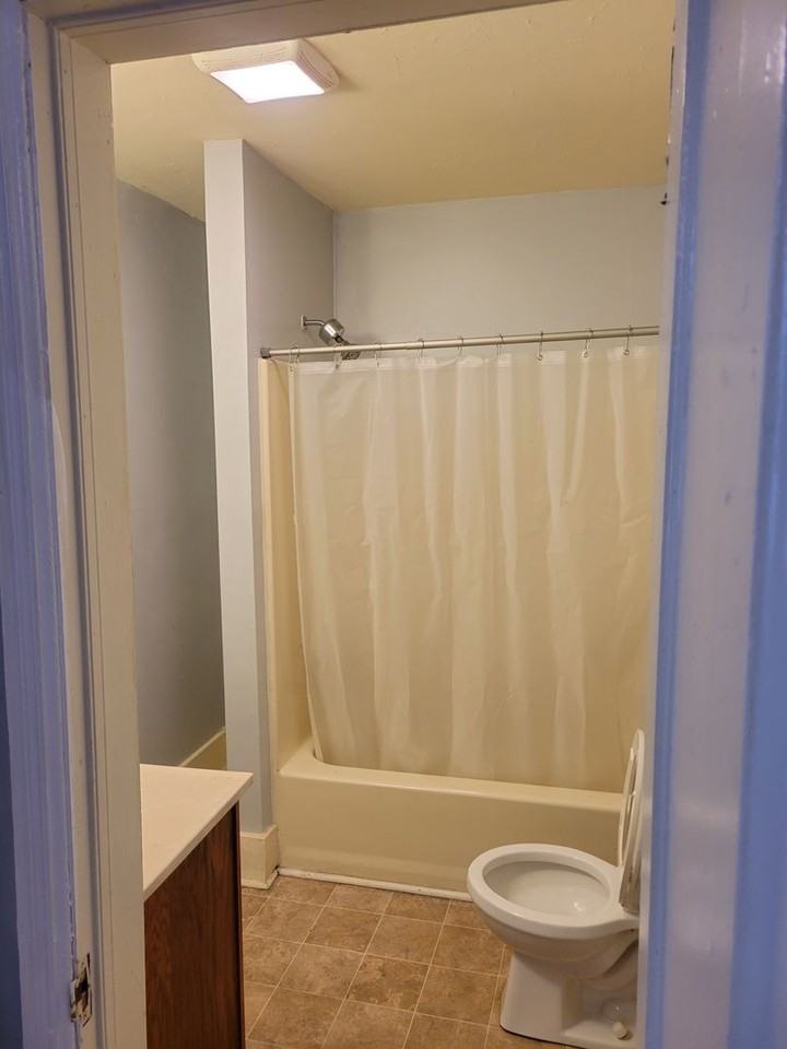 27 Pine St #A - Photo 2 of 14