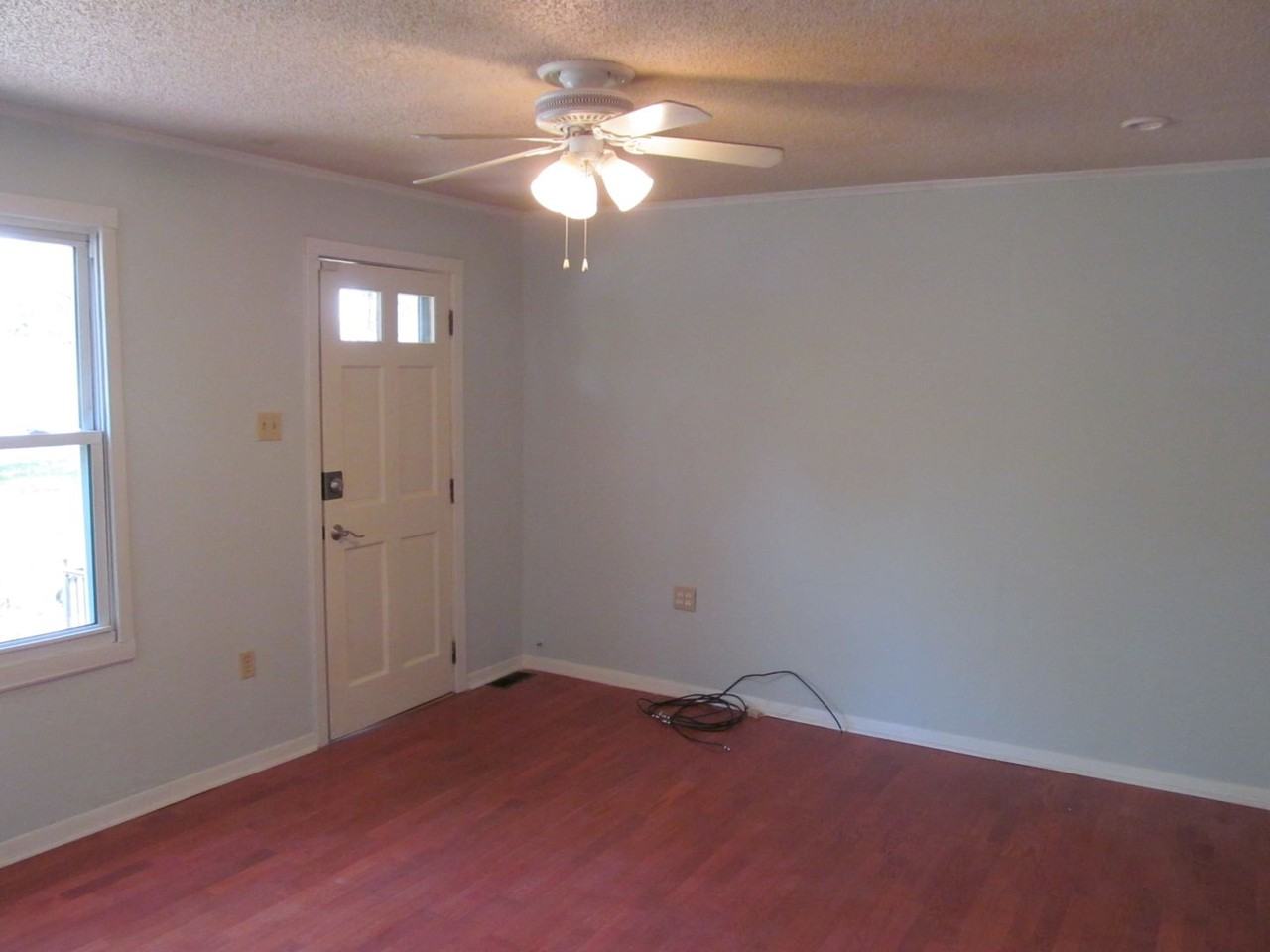 1047 Irving St - Photo 5 of 11