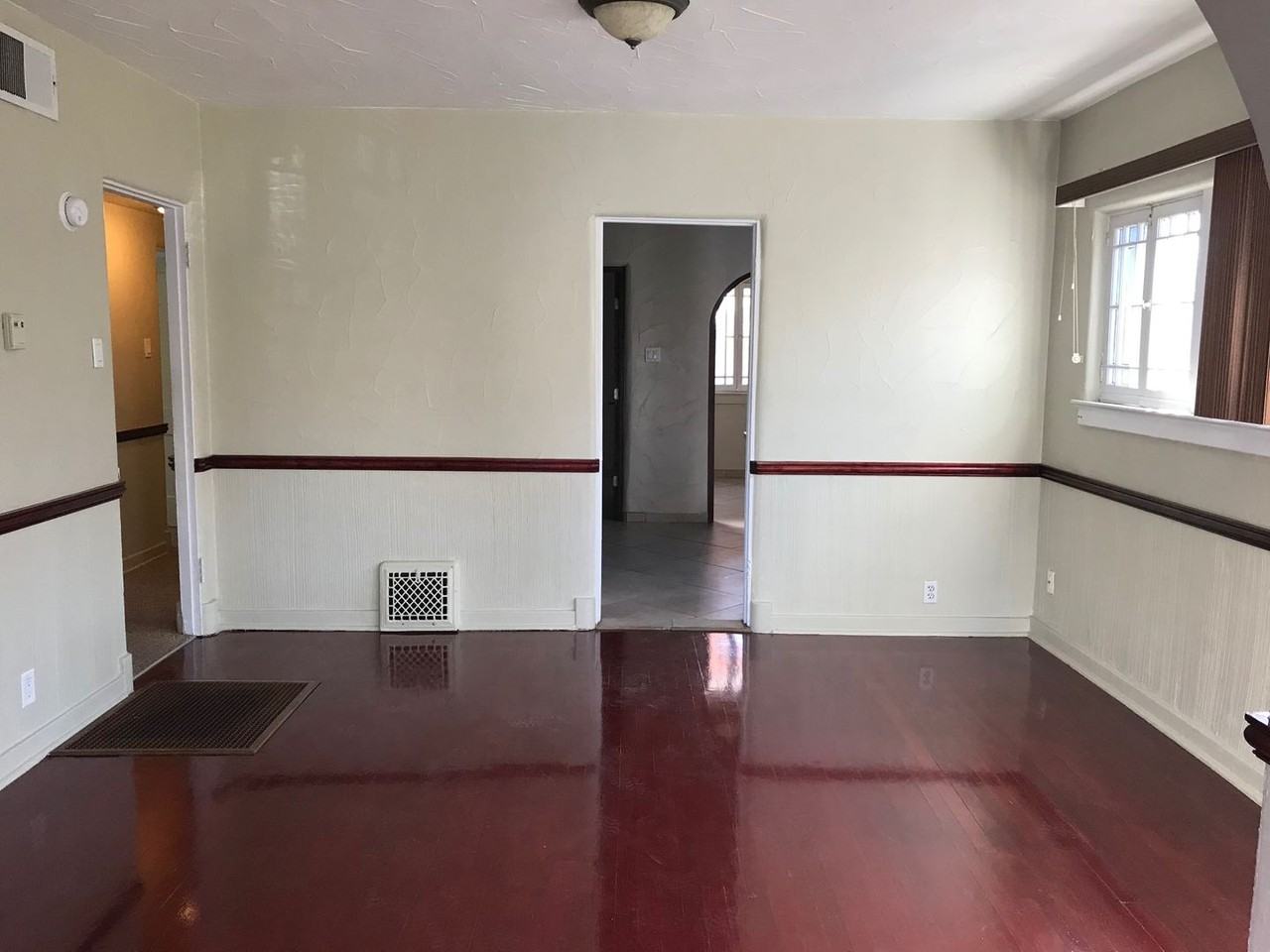 2128 Oxford Ave Se - Photo 4 of 15