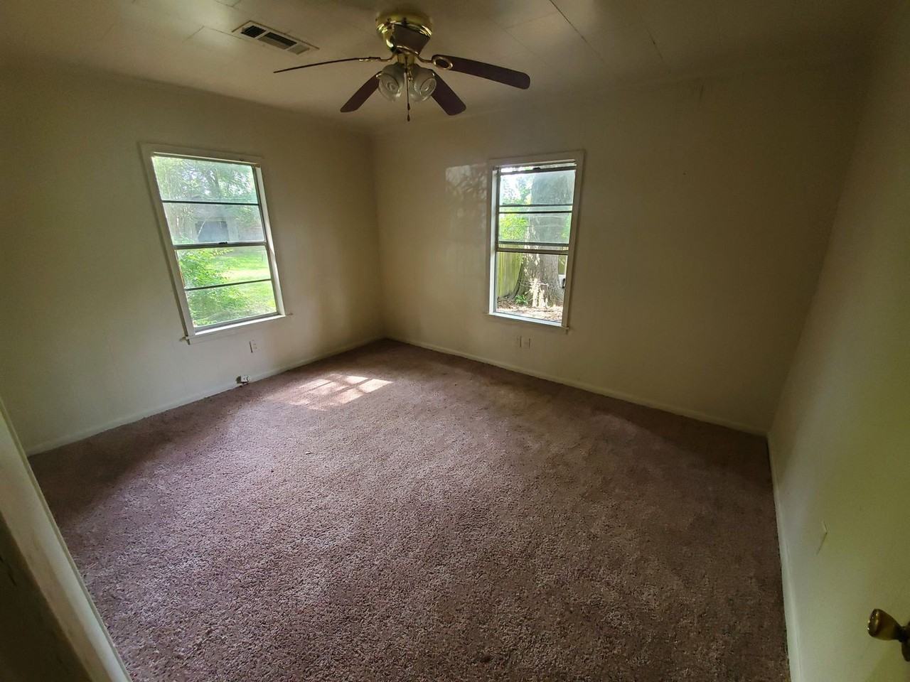 3266 Wagner St - Photo 2 of 8