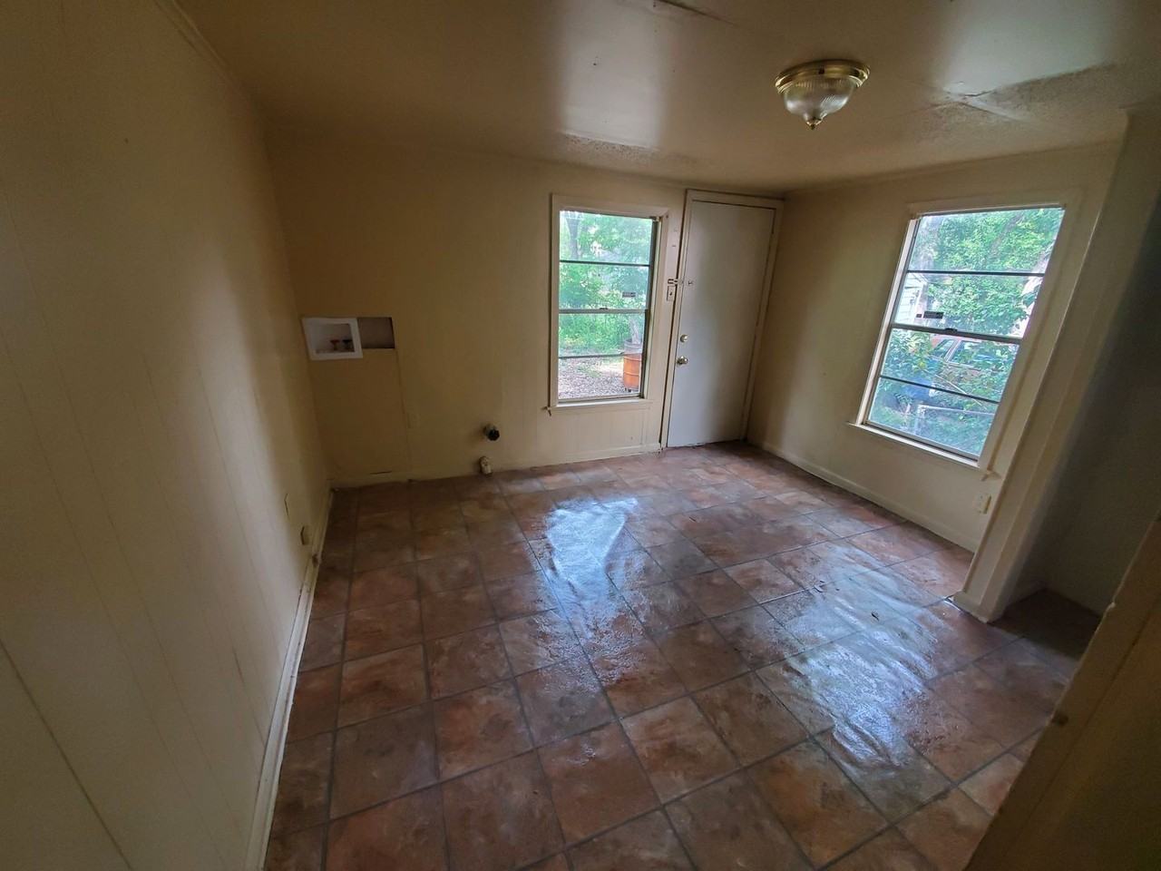 3266 Wagner St - Photo 3 of 8