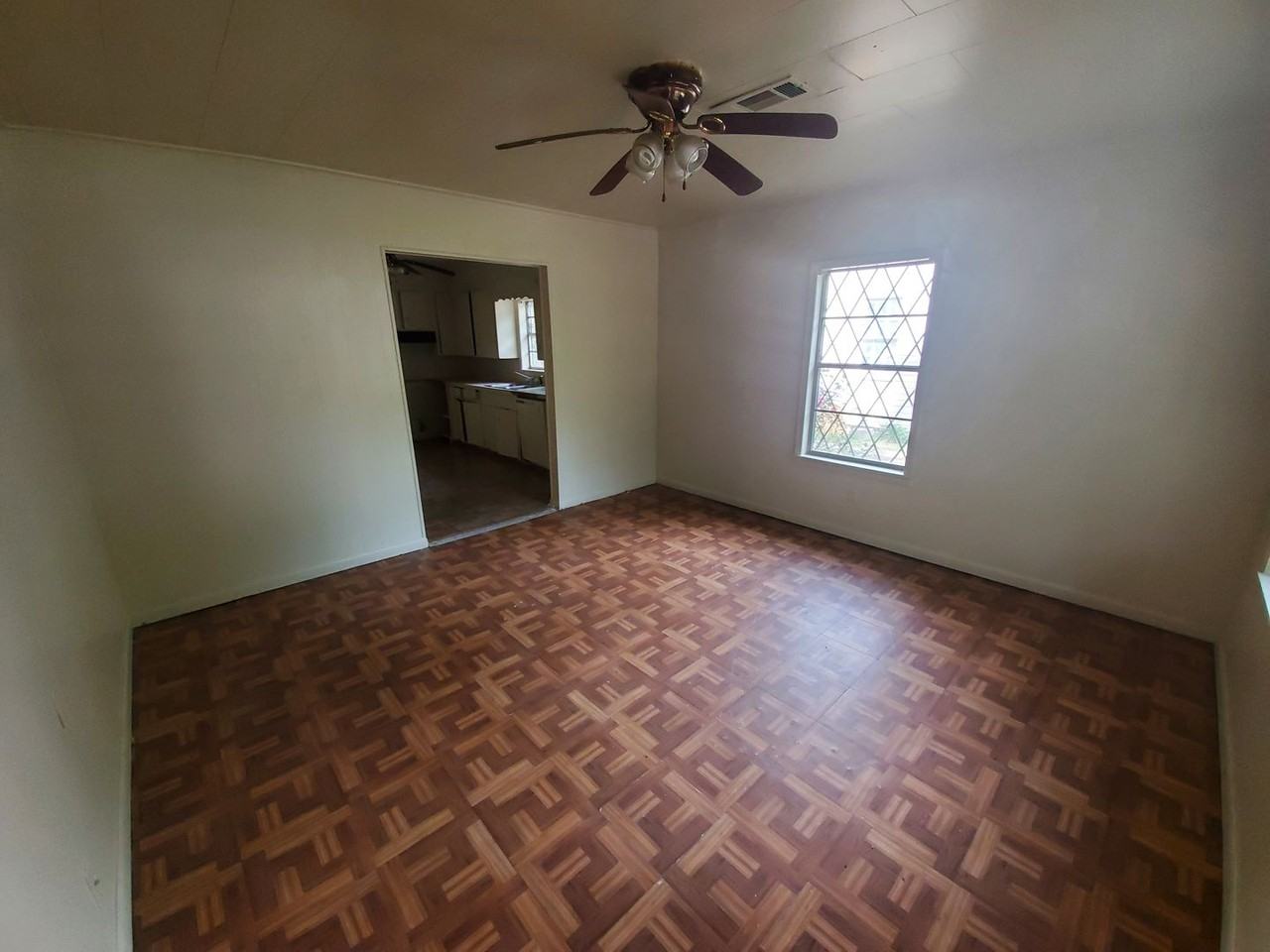 3266 Wagner St - Photo 7 of 8