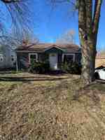 featured image of 2137 N Oakland Ave