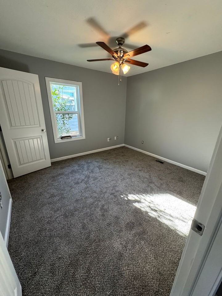 2137 N Oakland Ave - Photo 4 of 14