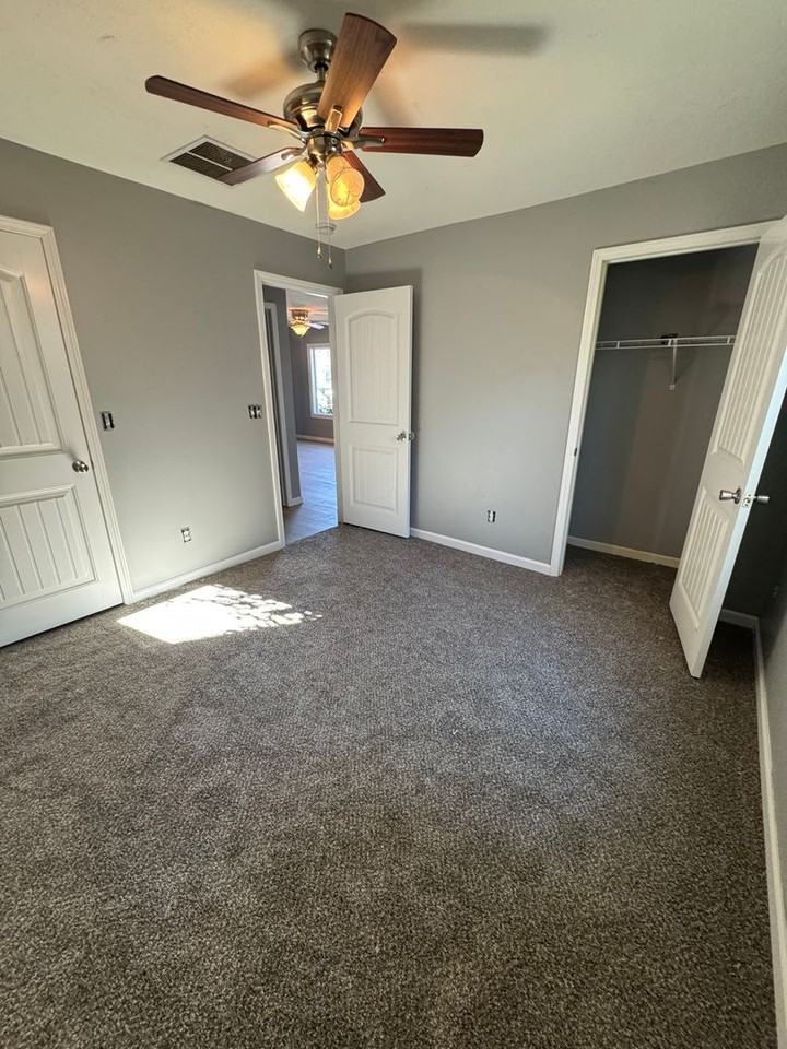 2137 N Oakland Ave - Photo 5 of 14