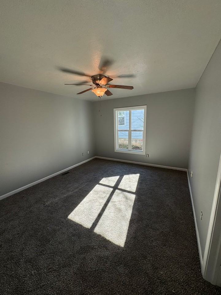 2137 N Oakland Ave - Photo 6 of 14