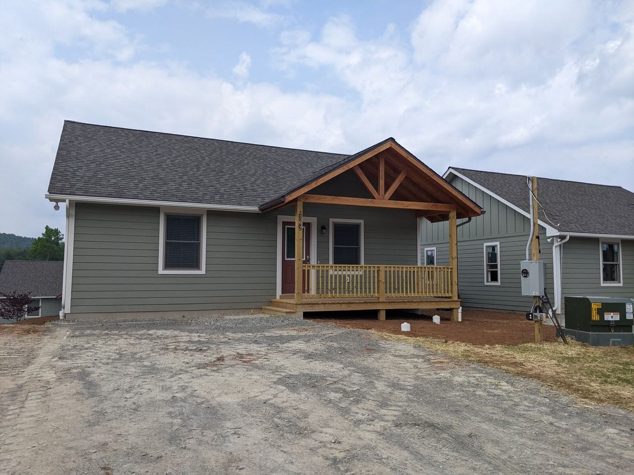 162 Morgan Pl - Photo 2 of 42