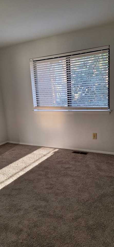 1263 Schaub Dr - Photo 2 of 11