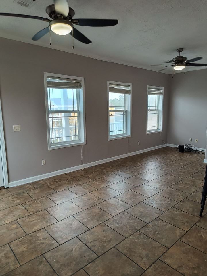 3 bedroom 2 bathroom townhouse in Ocean Springs - Photo 3 of 15