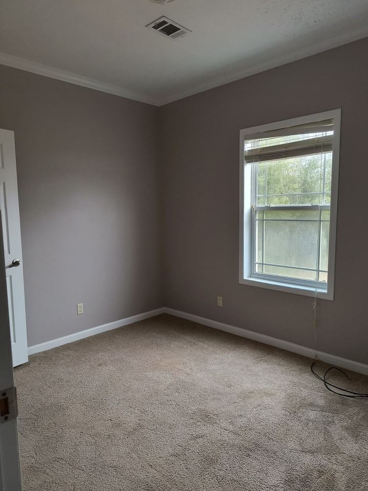 3 bedroom 2 bathroom townhouse in Ocean Springs - Photo 4 of 15