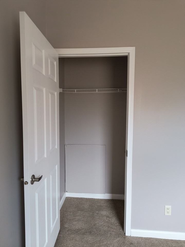 3 bedroom 2 bathroom townhouse in Ocean Springs - Photo 5 of 15